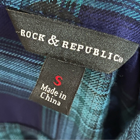 ROCK & REPUBLIC Green and Blue Plaid Button Down Shirt with Skull Print - Picture 9 of 10